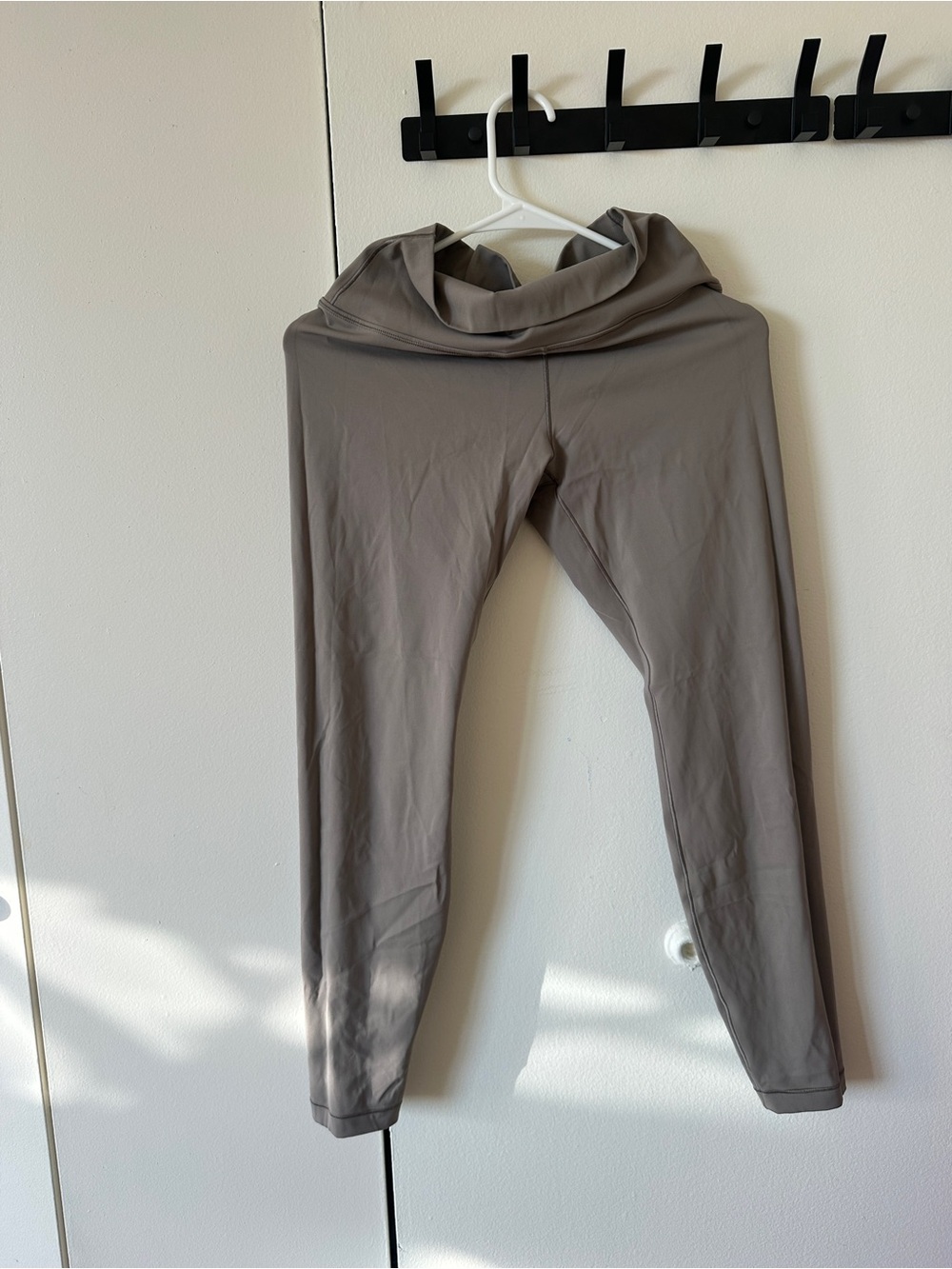 TNA Neutral Taupe high-Waist Leggings